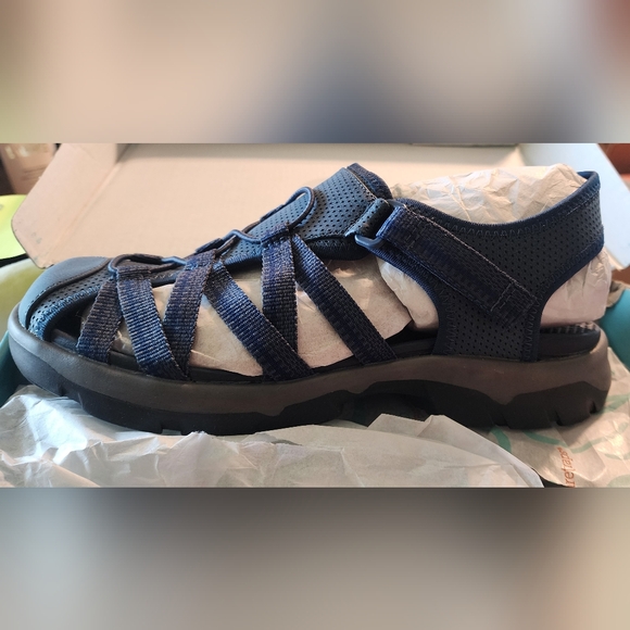 Baretraps Lana Women's Closed Toe Sandals (Navy) - Picture 6 of 11